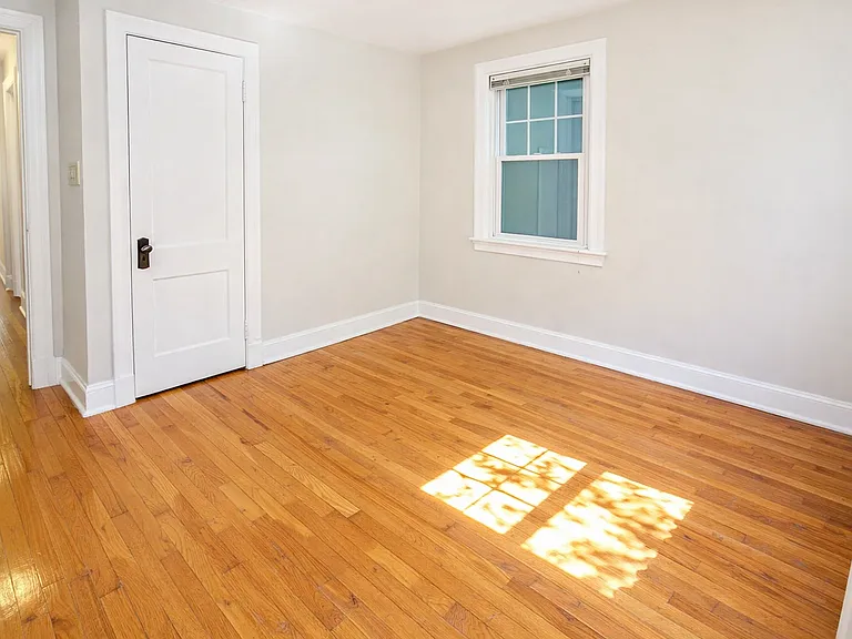 1454 Barnsdale St — Photo 7