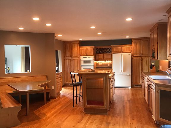 2nd image of 504 Highland Ave