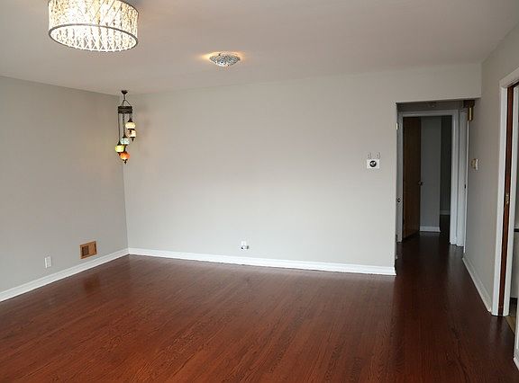 5th image of 9025 Sproat Ave