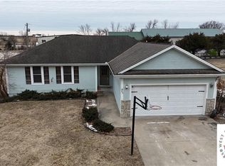 413 10th St, Garden City, MO 64747