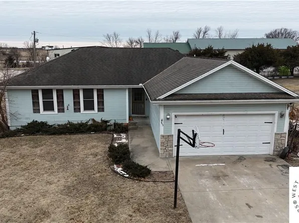 413 10th St, Garden City, MO 64747