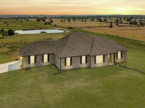 2256 W Bayshore Rd, Anahuac, TX 77514