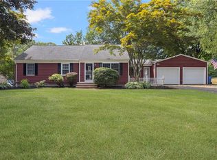 7 Arnold Dr, Cumberland, RI 02864