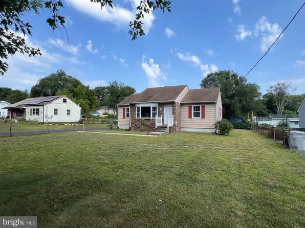 1404 W Oak Rd, Vineland, NJ 08360