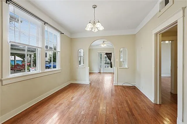 3 bed, 2.0 bath, 1400 sqft, $2,025 — Photo 2