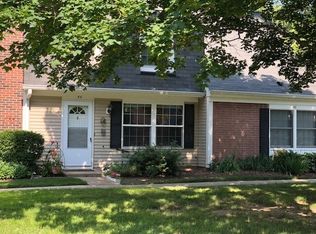 44 Bright Oaks Cir, Cary, IL 60013