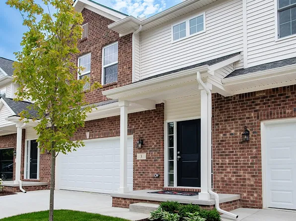 16 Grandview Cir, White Lake, MI 48386
