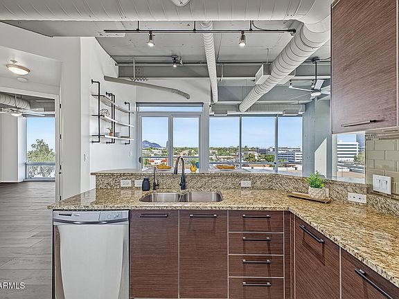 4th image of 1 E LEXINGTON Avenue #503