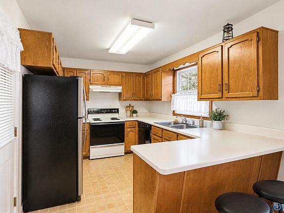 5th image of 10338 Long Meadow Rd