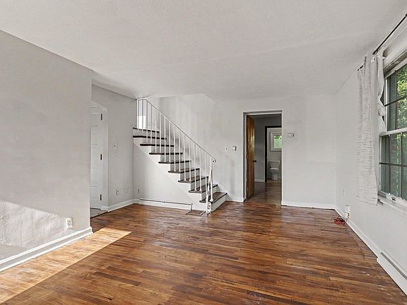 4th image of 1610 N Byrkit St