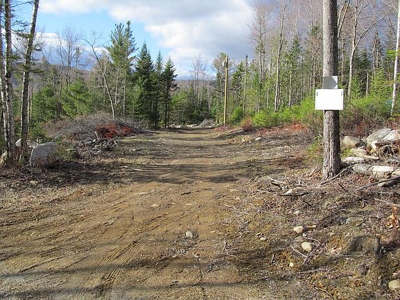 3rd image of 923 Center Hill Road