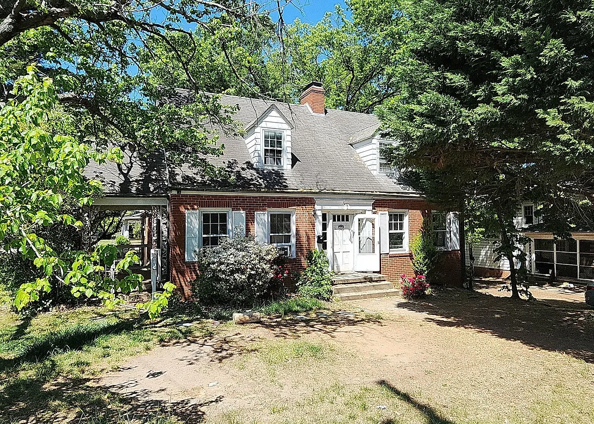 412 South Josephine Boyd Street — Photo 3
