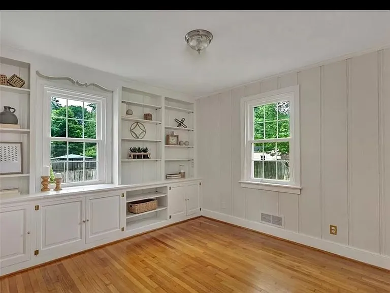 5013 W Franklin St — Photo 4