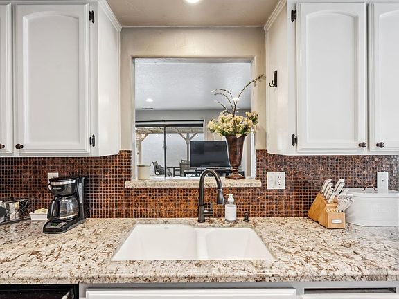 4th image of 3041 Sea Gull Ln