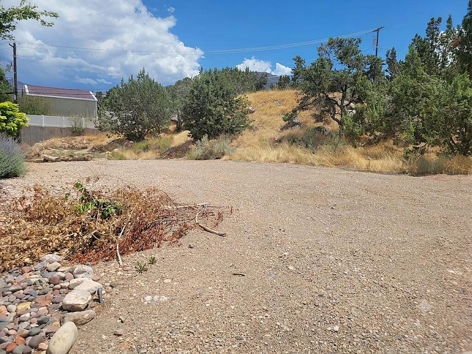 1st image of 409 S Casa Loma Ln