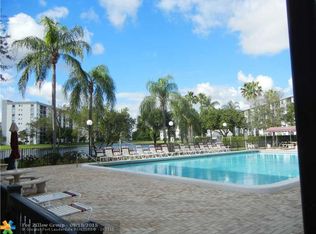 2216 N Cypress Bend Dr APT 104, Pompano Beach, FL 33069