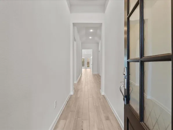 4618 Cooper Ln, Iowa Colony, TX 77583