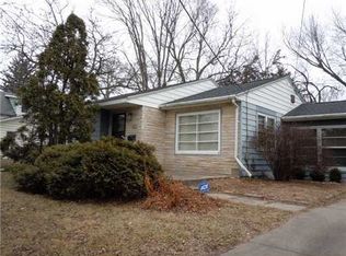 2936 Center Point Rd NE, Cedar Rapids, IA 52402