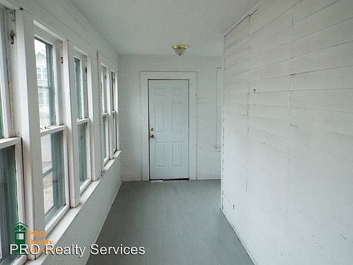 4th image of 2535 4th St NE