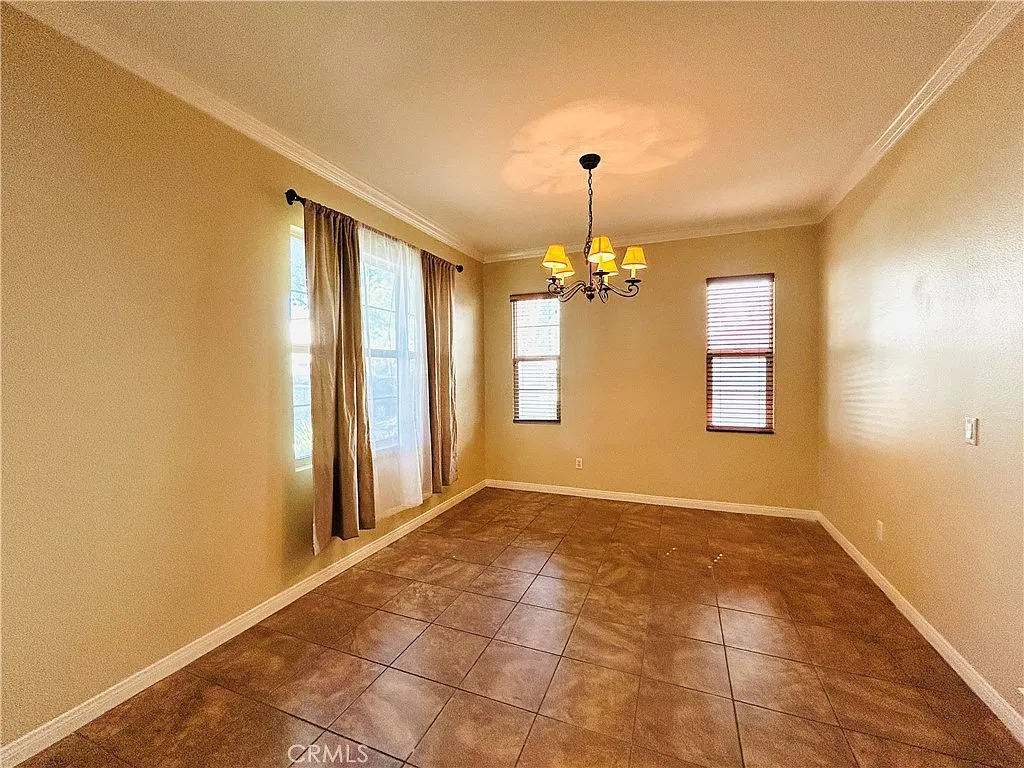 3 bed, 2.5 bath, 1689 sqft, $3,200 — Photo 4