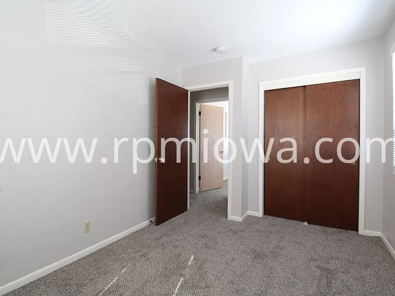 1607 NW 2nd St — Photo 6