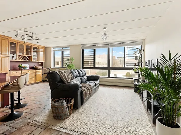 9921 4th Ave APT 3B, Brooklyn, NY 11209