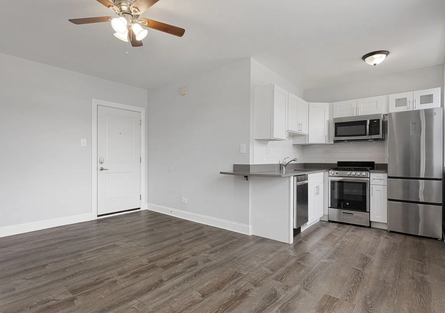 The 1521 Sherwin — Photo 4