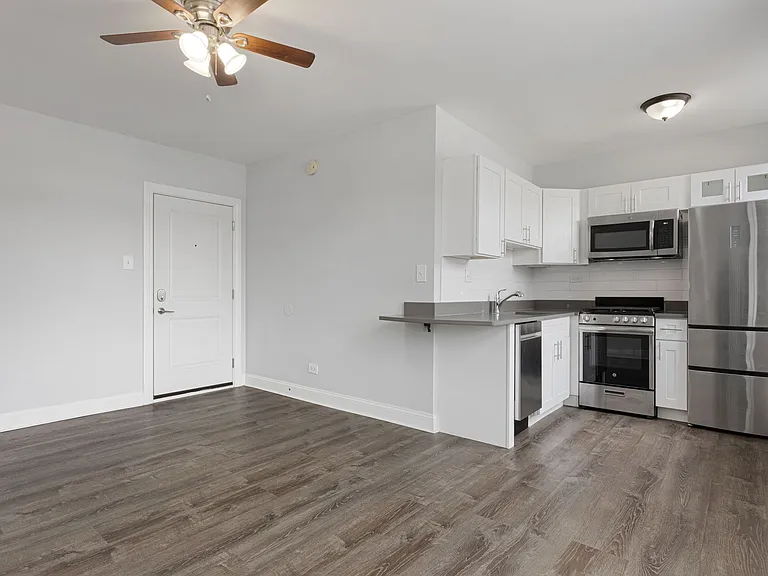 The 1521 Sherwin — Photo 18