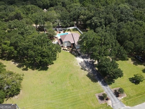 11 Plantation Dr, Swainsboro, GA 30401