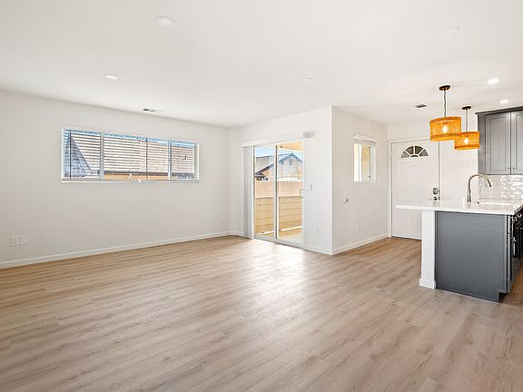 5th image of 240 S 9th St #A