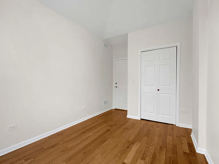 2859 S Lowe Ave #2F — Photo 18