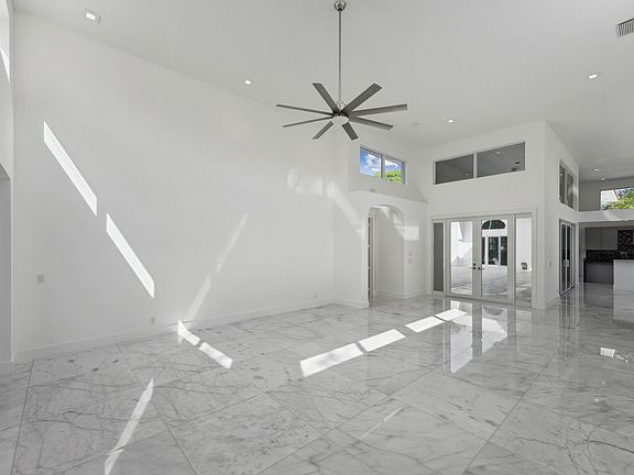 3rd image of 315 Eagle Drive