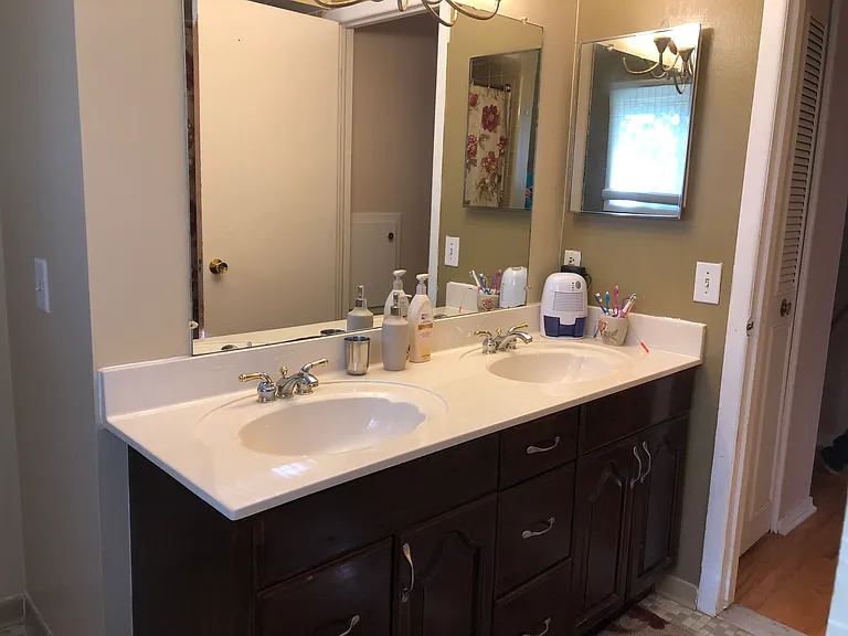 121 Scottsdale Dr — Photo 5