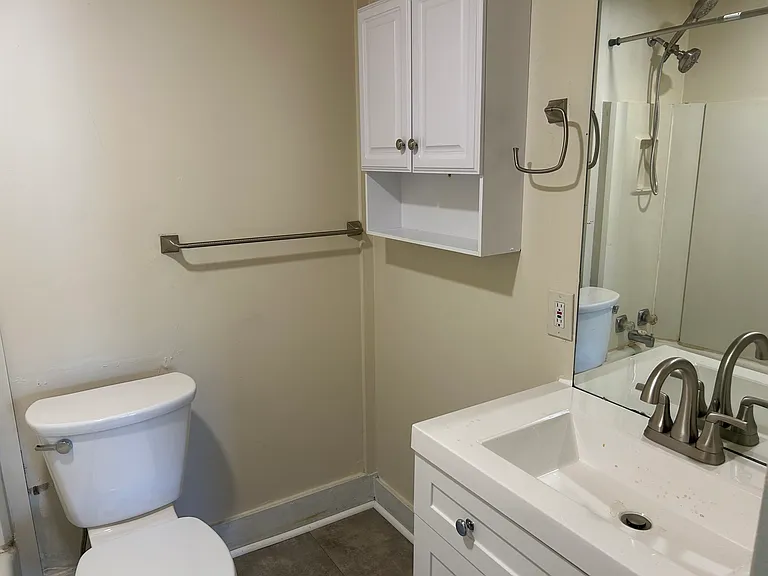 201 Roxbury St #3 — Photo 10