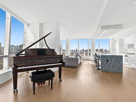 2nd image of 400 Park Ave S APT 27C