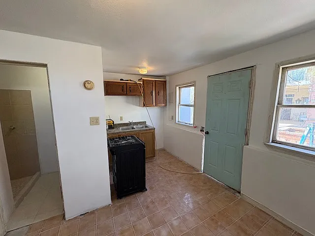 510 Randolph Dr #6 — Photo 3