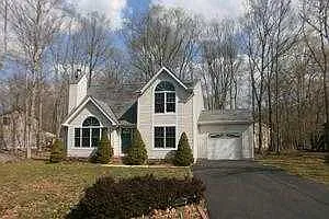 1125 Belaire Dr photo 1