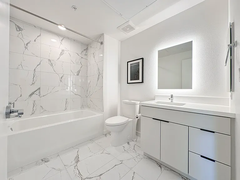 815 S Kingsley Dr — Photo 31