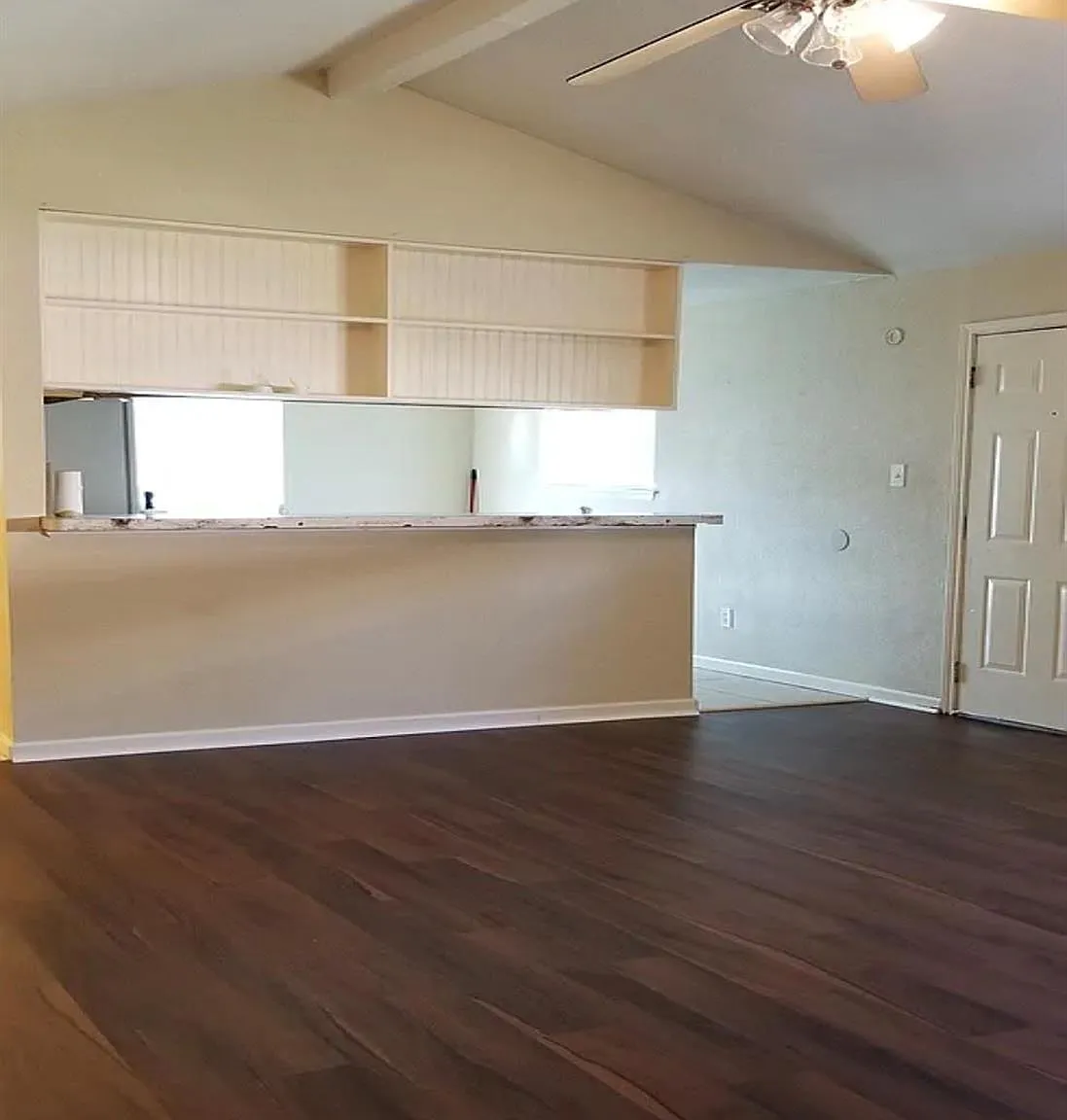 3 bed, 2.0 bath, 1389 sqft, $1,700 — Photo 3