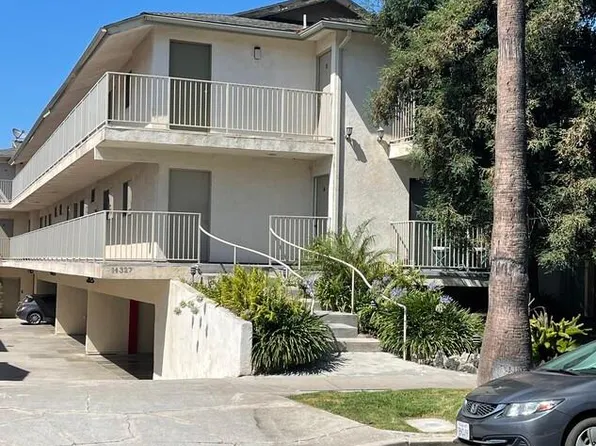 14327 Dickens St, Sherman Oaks, CA 91423