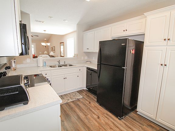4th image of 570 Deerchase Ct