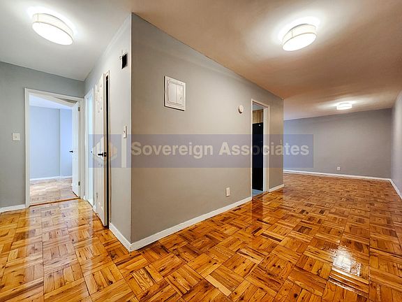 4th image of 525 Riverdale Ave #2N
