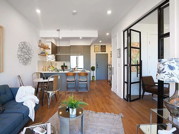5th image of 99 Conselyea St #3R