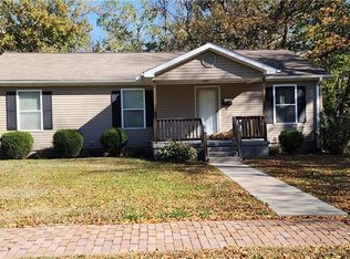500 S Ozark St, Girard, KS 66743