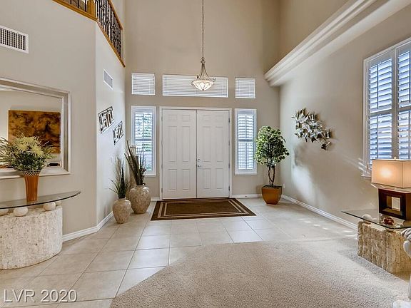 3rd image of 6216 Leafy St