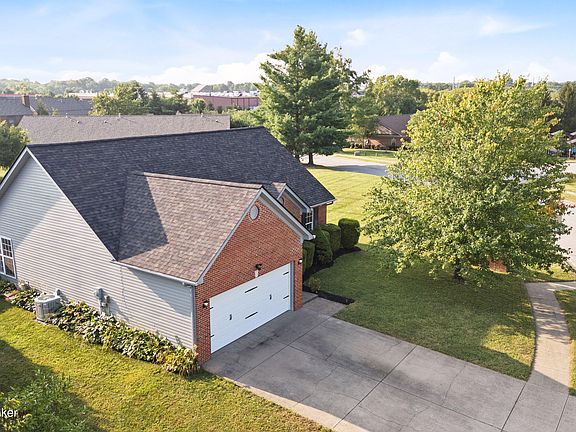 2nd image of 3000 Squire Cir