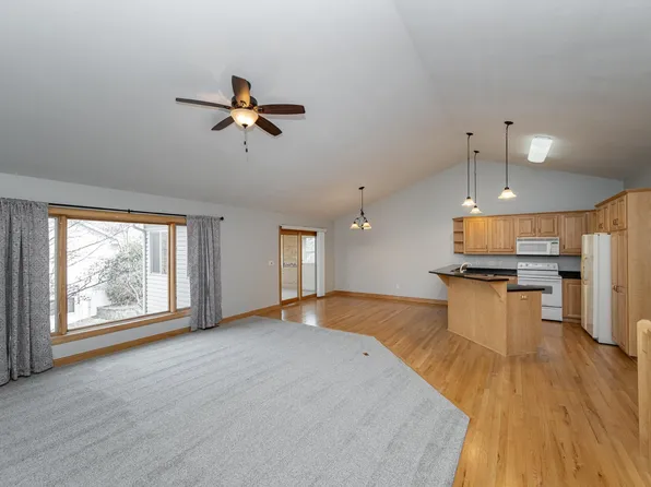 1209 Lone Pine Dr SW, Rochester, MN 55902