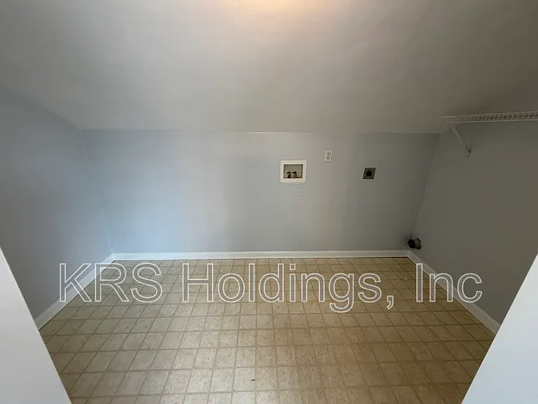 128 Majestic Dr N — Photo 14