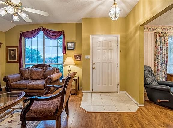 4th image of 405 Dove Ln
