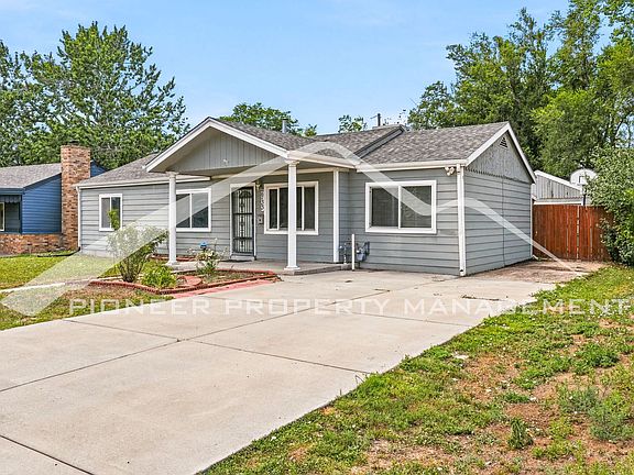 2nd image of 2733 S Glencoe St